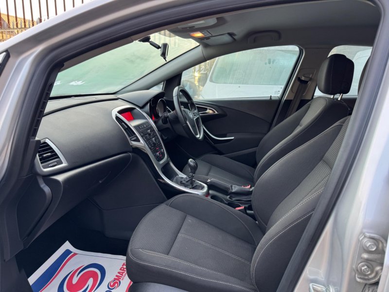 VAUXHALL ASTRA