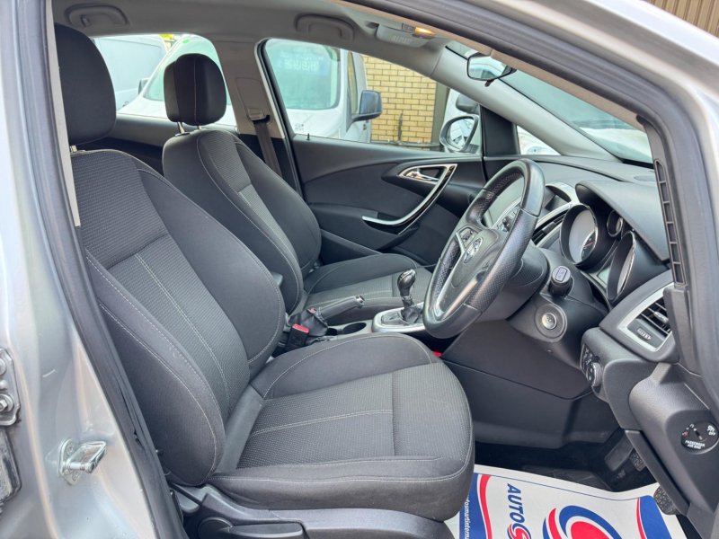 VAUXHALL ASTRA