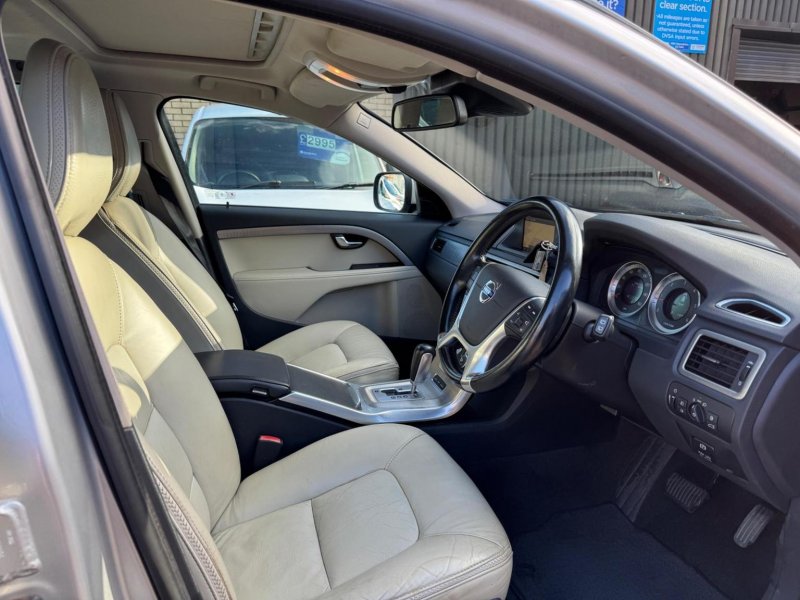VOLVO XC70