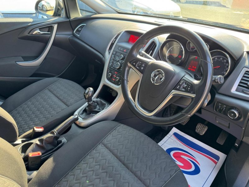 VAUXHALL ASTRA