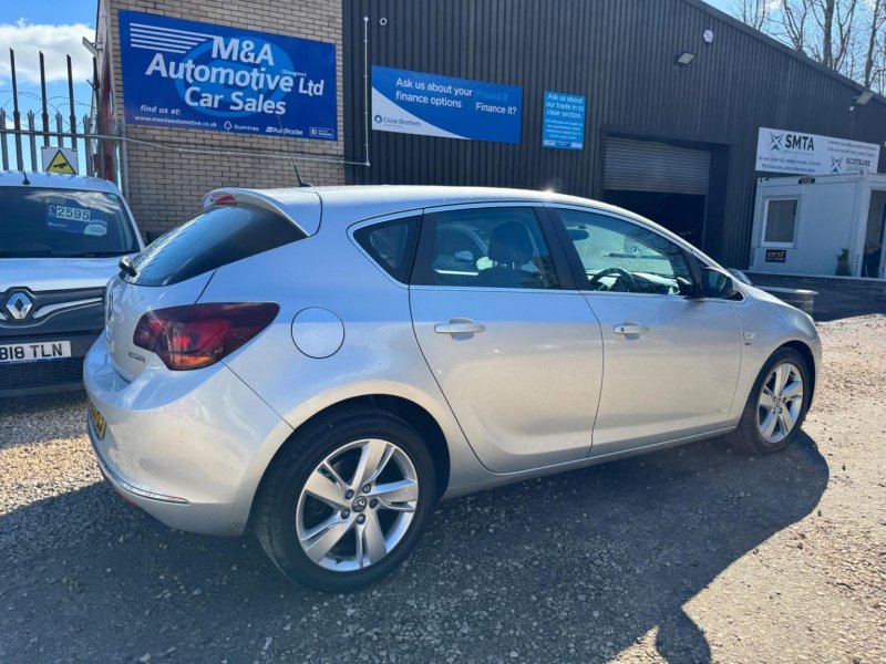 VAUXHALL ASTRA
