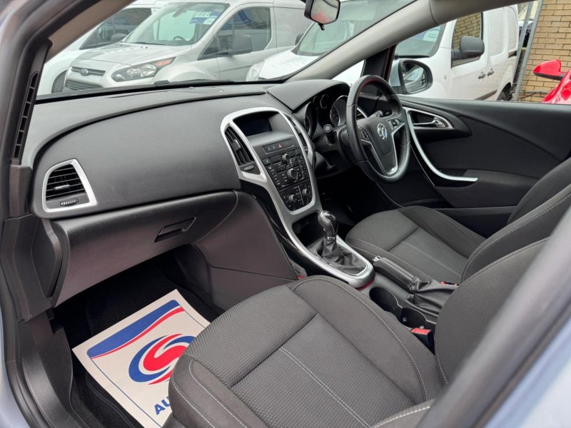 VAUXHALL ASTRA