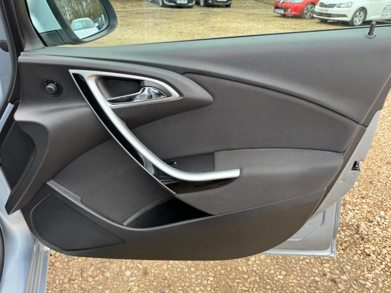 VAUXHALL ASTRA