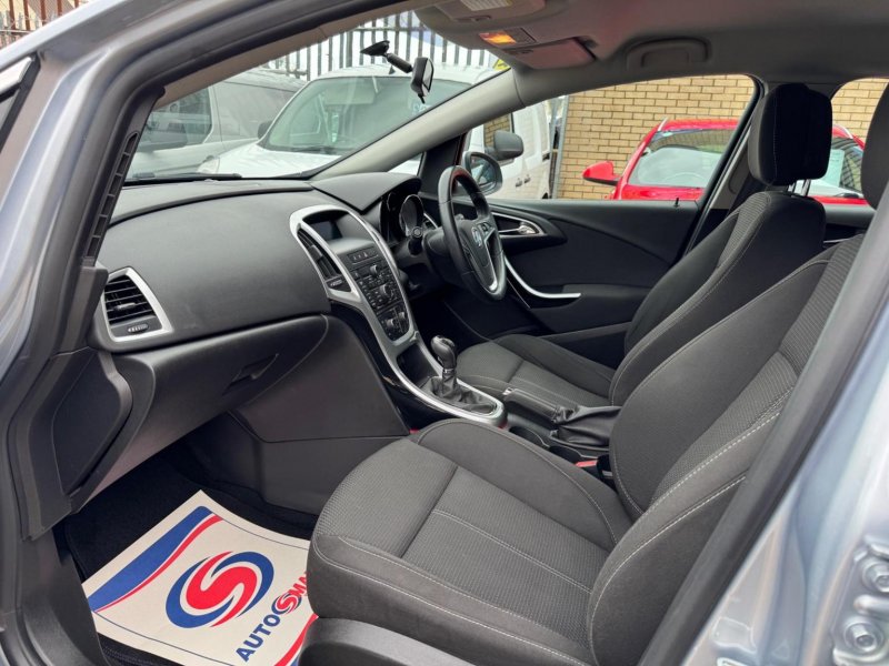 VAUXHALL ASTRA