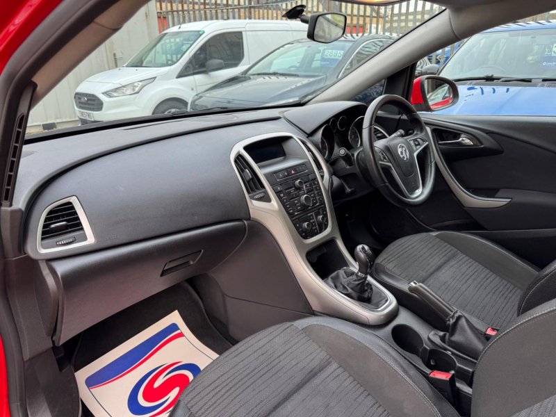 VAUXHALL ASTRA