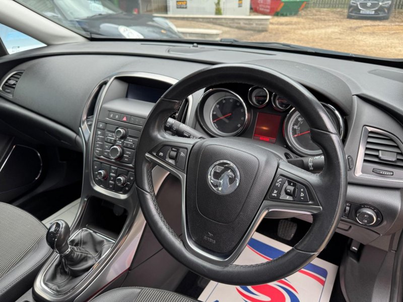 VAUXHALL ASTRA