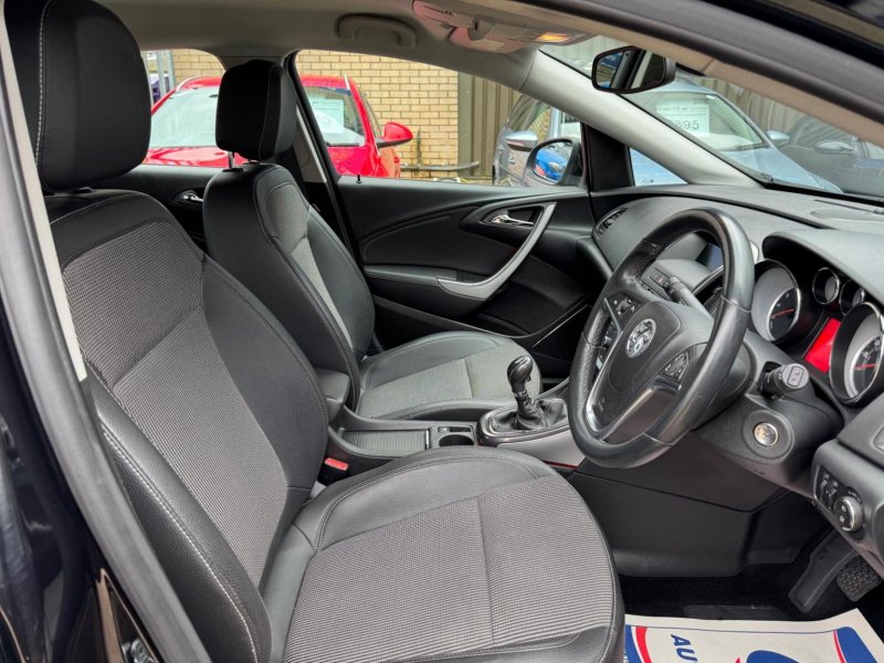 VAUXHALL ASTRA