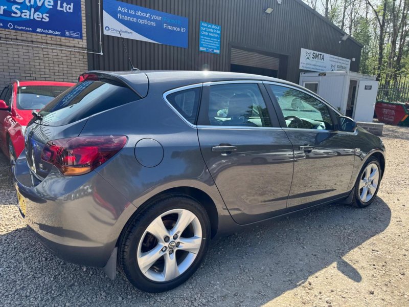 VAUXHALL ASTRA