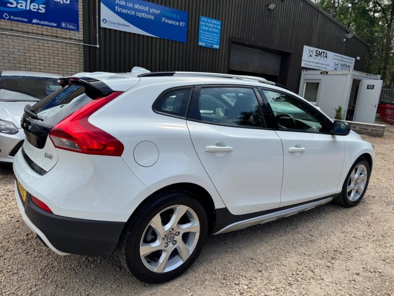 VOLVO V40 CROSS COUNTRY